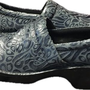 BOC Born Concept Navy Tooled Leather Clog Size 9